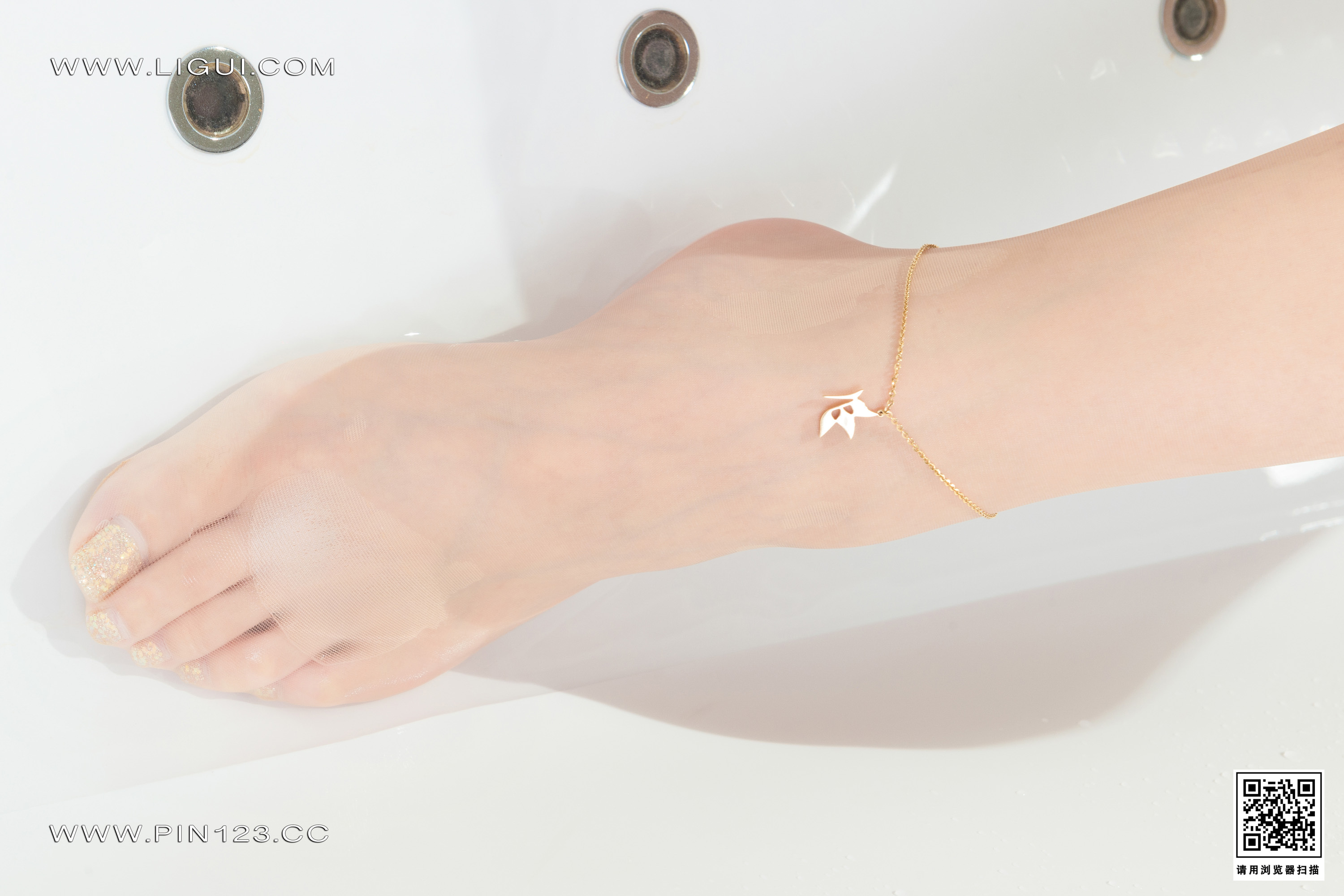 Ligui丽柜 2022.10.31 水中芙蓉 心心